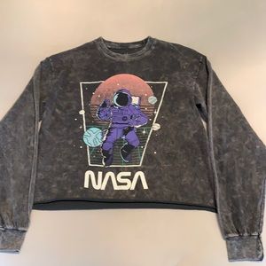 NASA long sleeve cropped logo tee